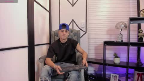 Snapshot of juniormorris_ chatting on 10-09-25, 09:24 Junior online show from 10-09-25, 09:24