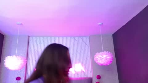 Snapshot of juniper_hill chatting on 11-26-25, 04:02 Juniper online show from 11-26-25, 04:02