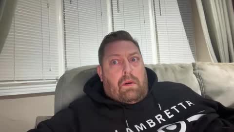 Snapshot of junky345 chatting on 01-20-25, 06:43 Junky online show from 01-20-25, 06:43