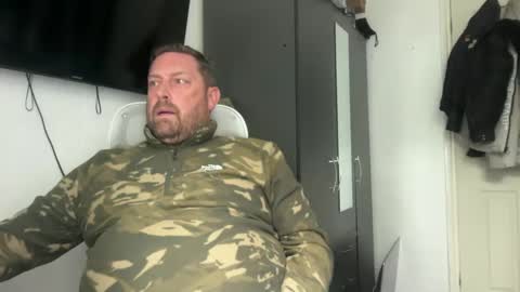 Snapshot of junky345 chatting on 10-05-25, 02:04 Junky online show from 10-05-25, 02:04