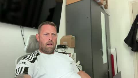 Junky online show from 06-21-26, 12:30
