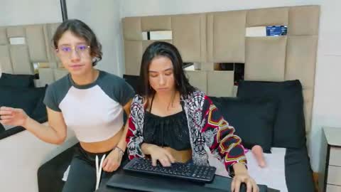 Snapshot of jupiter_saturno chatting on 11-10-25, 05:01 Jupiter y Saturno online show from 11-10-25, 05:01