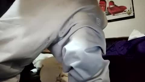 Snapshot of jurokplayer36 chatting on 12-01-25, 05:56 Yuri online show from 12-01-25, 05:56