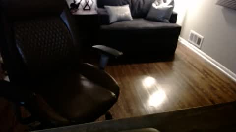Snapshot of jusbeaz8722 chatting on 11-22-25, 11:42 JustnSide Unexxst online show from 11-22-25, 11:42