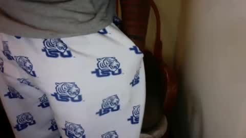 Snapshot of just2real chatting on 12-04-24, 08:40 Real online show from 12-04-24, 08:40