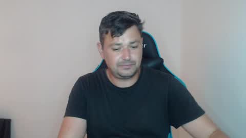 Snapshot of just_a_nice_guy_27 chatting on 05-26-26, 11:17 Alex online show from 05-26-26, 11:17