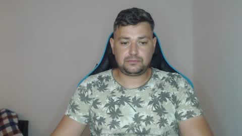 Snapshot of just_a_nice_guy_27 chatting on 07-08-26, 11:26 Alex online show from 07-08-26, 11:26