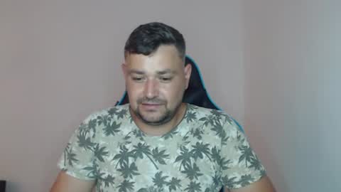 Snapshot of just_a_nice_guy_27 chatting on 07-31-26, 11:31 Alex online show from 07-31-26, 11:31