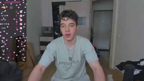 Snapshot of just_edwins chatting on 06-10-26, 10:03 Edwins online show from 06-10-26, 10:03