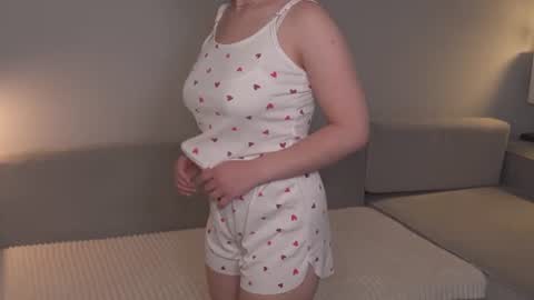 Snapshot of just_emmy chatting on 06-24-26, 05:39 just call me Emmy online show from 06-24-26, 05:39