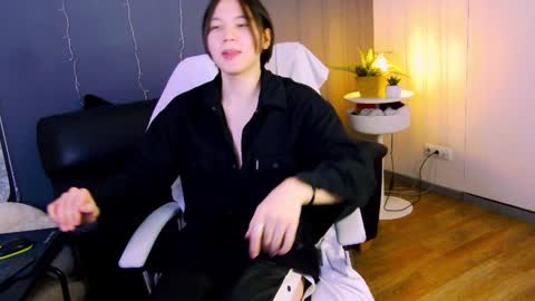 just_gay_ online show from 02-05-25, 07:20