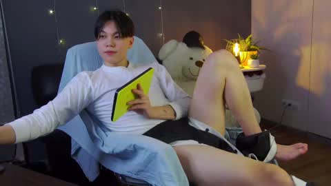 just_gay_ online show from 02-14-25, 09:21