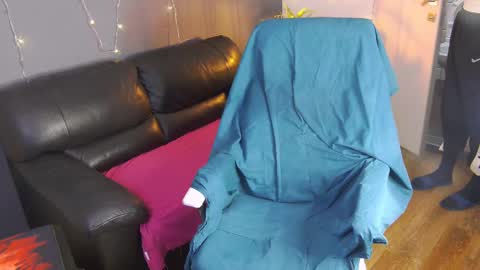 just_gay_ online show from 02-17-25, 02:04