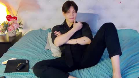 just_gay_ online show from 02-19-25, 04:33