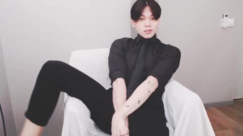just_gay_ online show from 02-20-25, 04:57