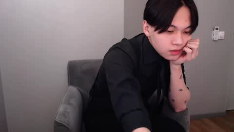 just_gay_ online show from 02-21-25, 05:24