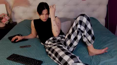 just_gay_ online show from 02-28-25, 01:36