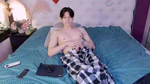 just_gay_ online show from 03-01-25, 07:26