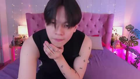 just_gay_ online show from 03-08-25, 01:14