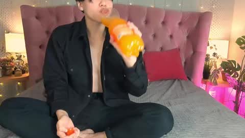 just_gay_ online show from 03-09-25, 04:33