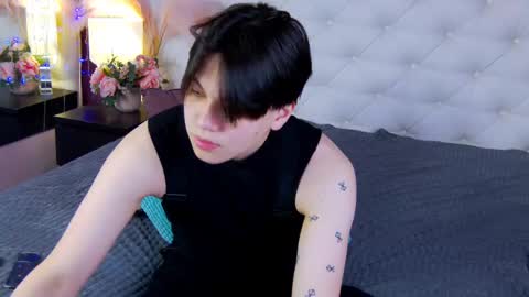 just_gay_ online show from 03-10-25, 01:10