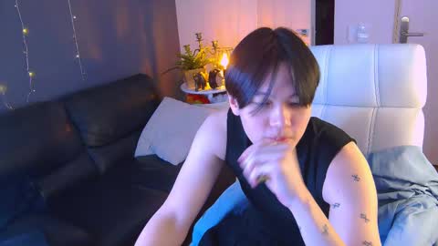 just_gay_ online show from 03-11-25, 04:29
