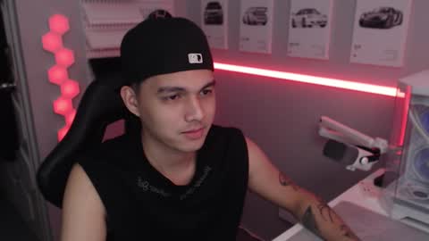 Snapshot of justagamerxxx chatting on 12-16-25, 11:21 Rhys online show from 12-16-25, 11:21