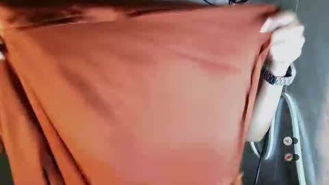 justhewayouare21 online show from 05-11-26, 02:45