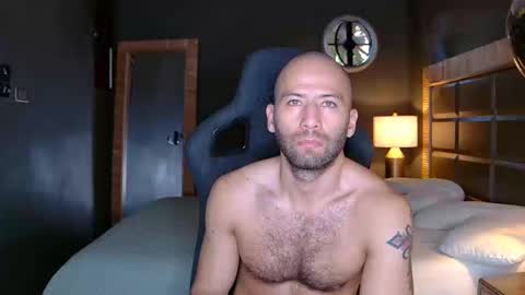 Justin online show from 03-11-25, 01:12