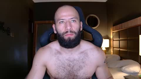 Justin online show from 11-08-25, 01:17