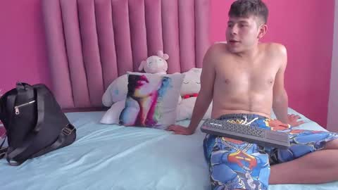 Snapshot of justin_jazmin chatting on 01-13-25, 07:31 JUSTIN Y JAZMIN online show from 01-13-25, 07:31