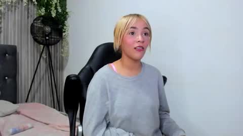 Snapshot of justin_jazmin chatting on 02-18-25, 03:10 JUSTIN Y JAZMIN online show from 02-18-25, 03:10