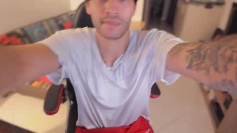 Snapshot of justin_stark1 chatting on 11-04-25, 10:42 Diego online show from 11-04-25, 10:42