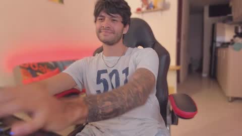 Snapshot of justin_stark1 chatting on 11-10-25, 11:37 Diego online show from 11-10-25, 11:37