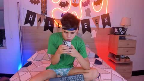 Justin online show from 10-24-25, 12:34