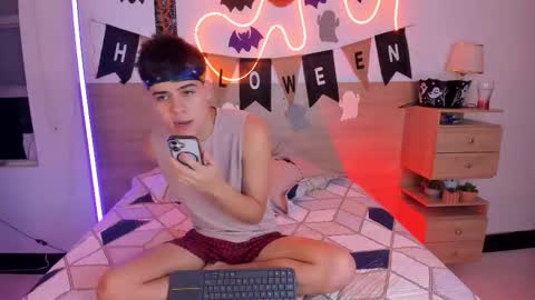 Justin online show from 10-27-25, 01:59