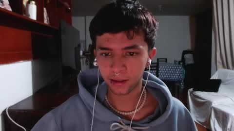 Snapshot of justine_ad chatting on 10-17-25, 05:10 Justine online show from 10-17-25, 05:10