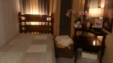 Snapshot of justine_hunk chatting on 11-05-25, 02:22 justine_hunk online show from 11-05-25, 02:22