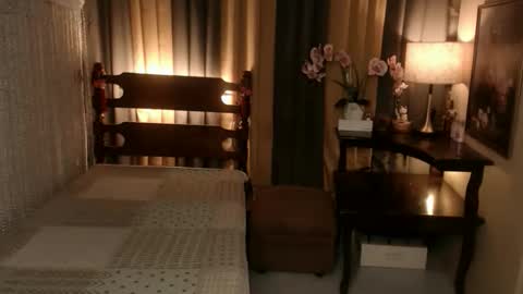 Snapshot of justine_hunk chatting on 12-16-25, 02:05 justine_hunk online show from 12-16-25, 02:05