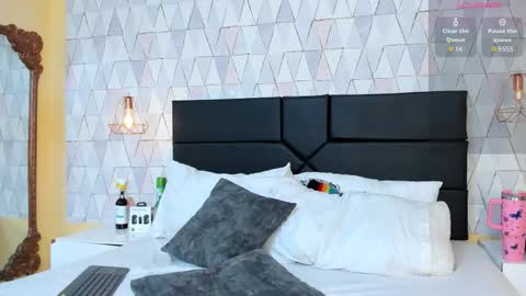 Snapshot of justineperry chatting on 11-22-25, 04:11 Justine online show from 11-22-25, 04:11