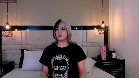 Snapshot of justineperry chatting on 11-24-25, 03:28 Justine online show from 11-24-25, 03:28