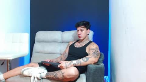 justinfuller_31 online show from 04-24-26, 03:09