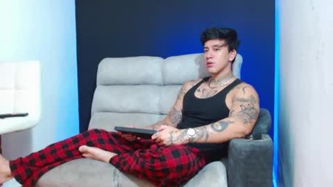 justinfuller_31 online show from 05-13-26, 08:16
