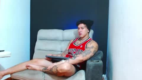 justinfuller_31 online show from 07-25-26, 01:41