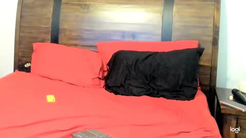 Snapshot of justmarriednsharing chatting on 12-19-24, 07:07 Riley and Jeff online show from 12-19-24, 07:07