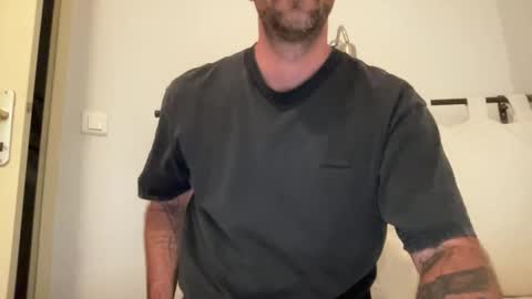 justmeandyou00 online show from 11-14-25, 02:49