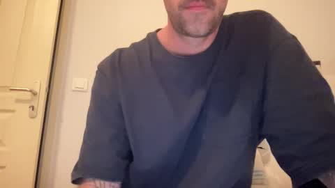 justmeandyou00 online show from 12-17-25, 05:08