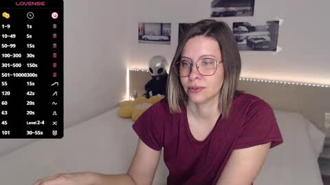 Julie online show from 03-11-25, 05:05