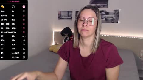 Julie online show from 09-23-25, 04:04