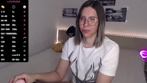 Julie online show from 04-22-26, 04:04